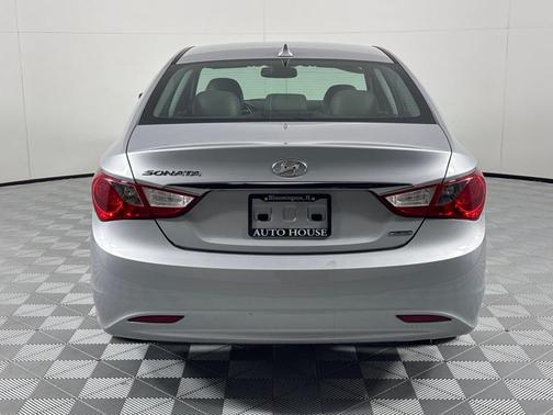 2011 Hyundai SONATA Limited