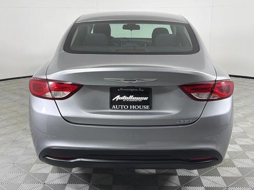 2016 Chrysler 200 LX