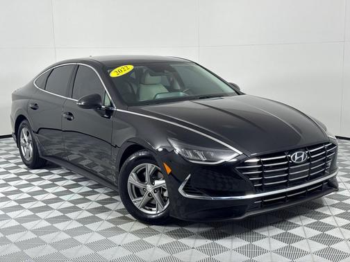 2022 Hyundai SONATA SE