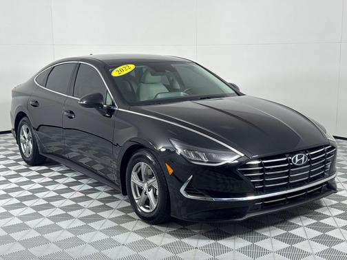 2022 Hyundai SONATA SE