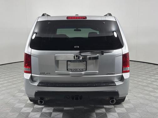 Silver 2011 Honda Pilot EX