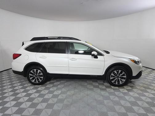 Crystal White Pearl 2016 Subaru Outback 3.6R Limited