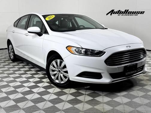 White 2013 Ford Fusion S