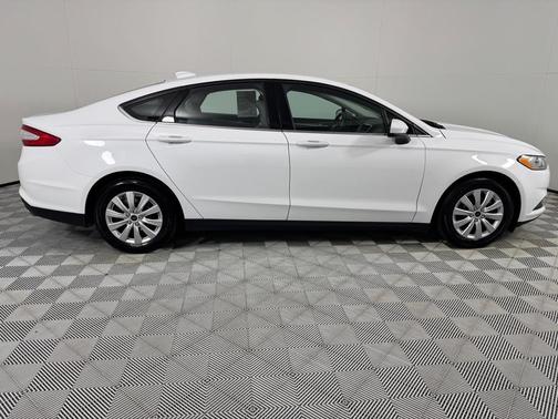 White 2013 Ford Fusion S