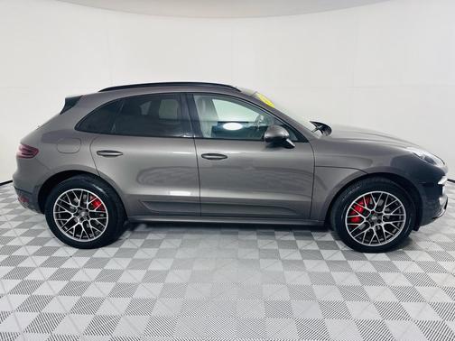2015 Porsche Macan Turbo