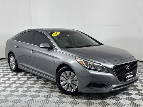 2017 Hyundai SONATA Hybrid SE