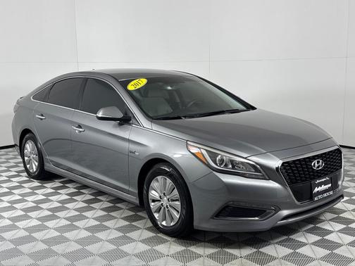 2017 Hyundai SONATA Hybrid SE