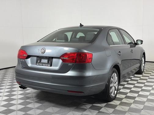 Gray 2014 Volkswagen Jetta SE