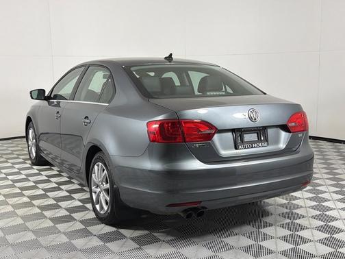 Gray 2014 Volkswagen Jetta SE
