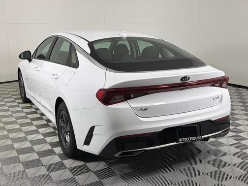White 2021 Kia K5 LXS