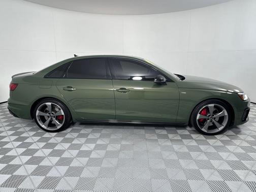 2024 Audi A4 45 S line quattro Premium