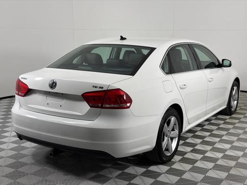 2014 Volkswagen Passat SE