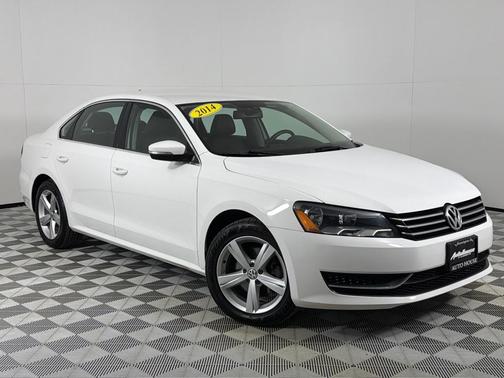 2014 Volkswagen Passat SE