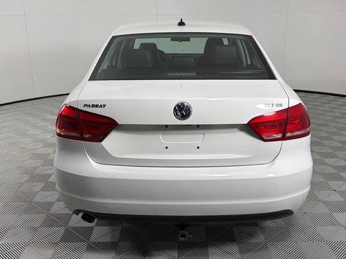 2014 Volkswagen Passat SE