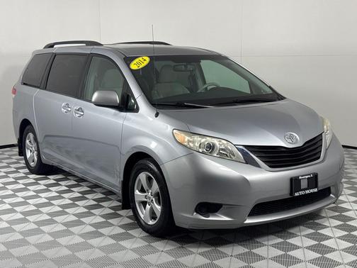 2014 Toyota Sienna LE