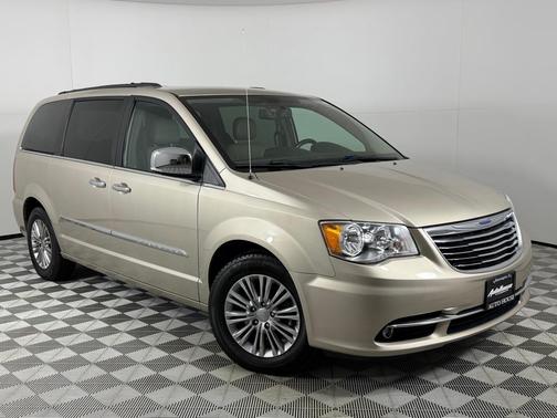 2015 Chrysler Town & Country Touring-L