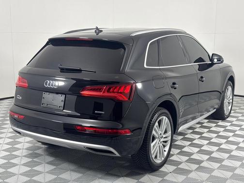 2020 Audi Q5 40 Premium Plus