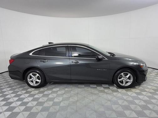 Gray 2018 Chevrolet Malibu 1LS