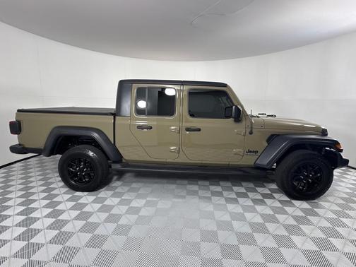 2020 Jeep Gladiator Sport
