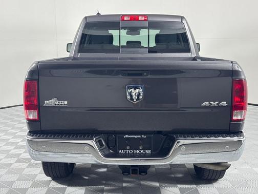 2018 RAM 1500 SLT