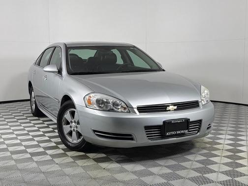 Silver 2009 Chevrolet Impala LT
