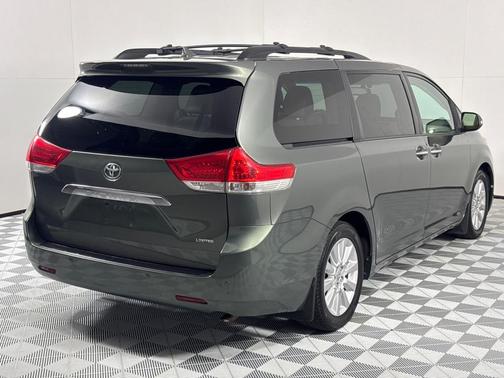 2013 Toyota Sienna XLE