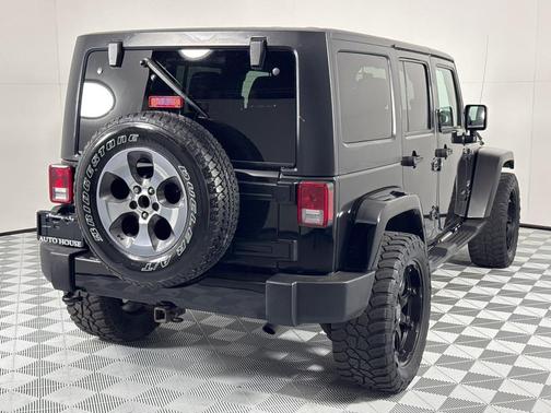 2016 Jeep Wrangler Unlimited Sahara