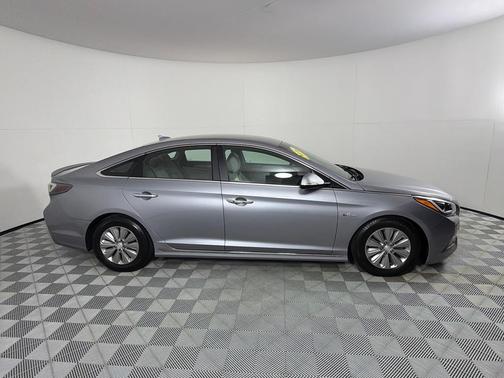 Pewter Gray Metallic 2016 Hyundai SONATA Hybrid SE