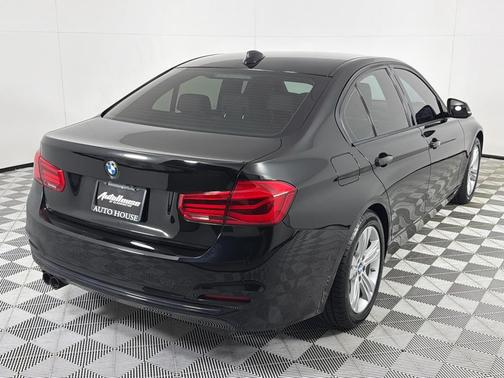 Black 2018 BMW 330 i