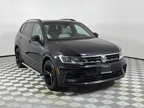 Deep Black Pearl Effect 2019 Volkswagen Tiguan 2.0T SEL R-Line Black