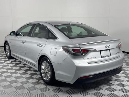 2016 Hyundai SONATA Hybrid SE