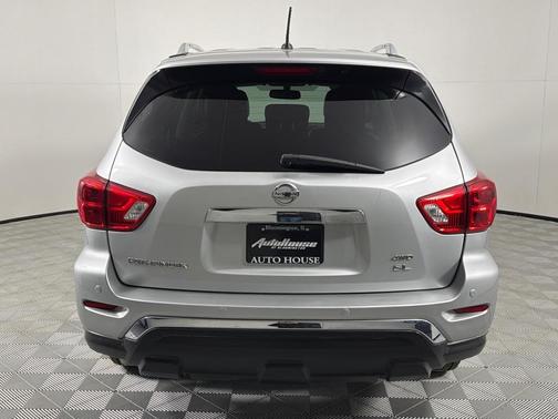 2017 Nissan Pathfinder SL