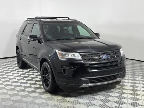Black 2018 Ford Explorer XLT