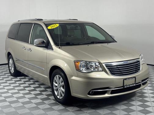 2015 Chrysler Town & Country Limited Platinum