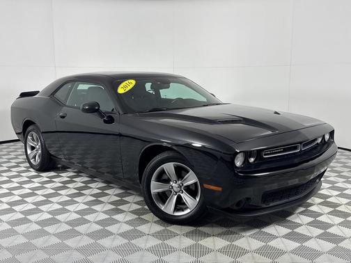 2016 Dodge Challenger SXT