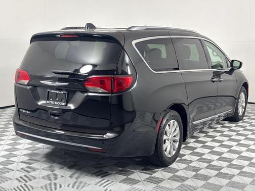 2018 Chrysler Pacifica Touring-L Plus