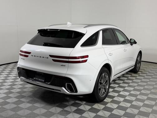 White 2022 Genesis GV70 2.5T