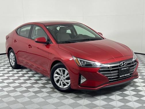 2019 Hyundai ELANTRA SE