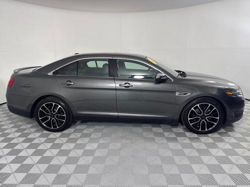 2017 Ford Taurus Limited