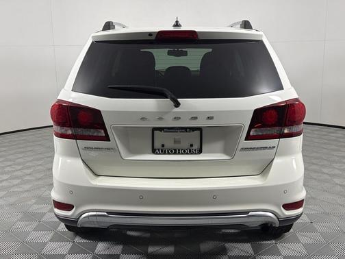 White 2016 Dodge Journey Crossroad