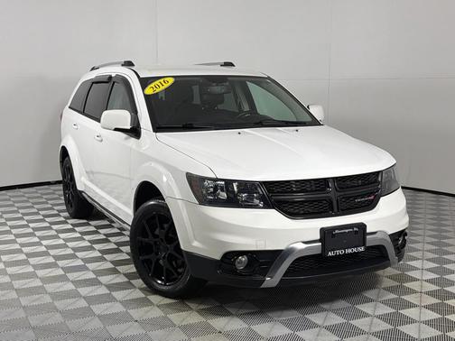 White 2016 Dodge Journey Crossroad