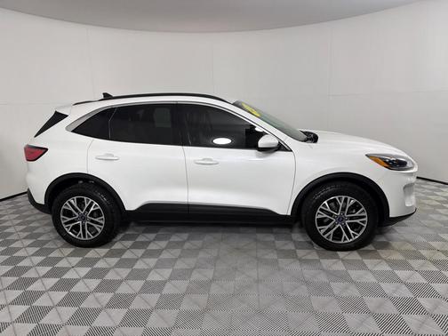 White 2021 Ford Escape SEL