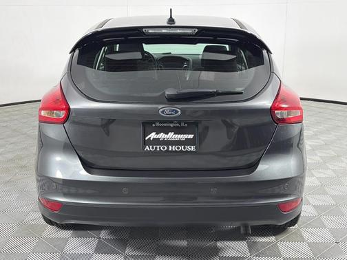Gray 2018 Ford Focus SEL