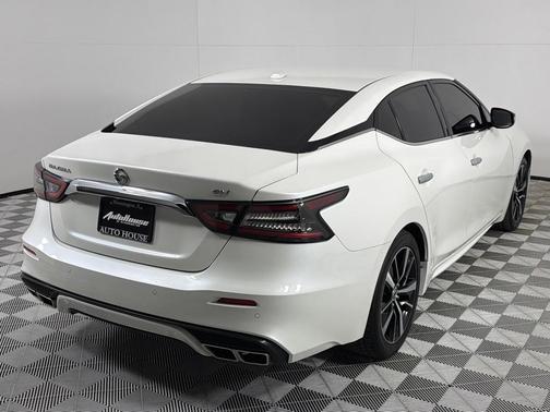 White 2022 Nissan Maxima SV