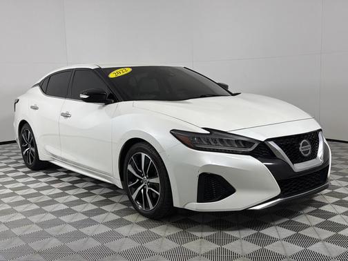 White 2022 Nissan Maxima SV