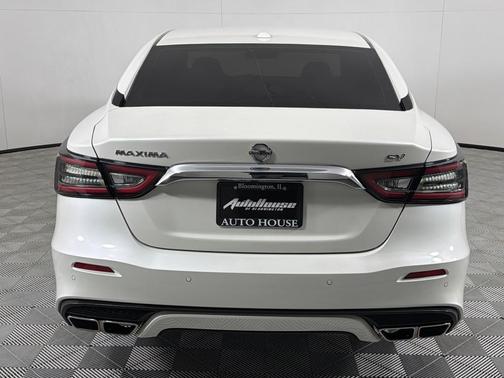 White 2022 Nissan Maxima SV