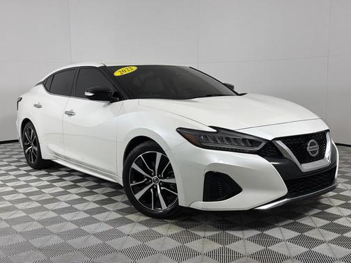 White 2022 Nissan Maxima SV