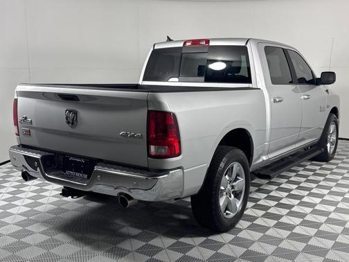 2016 RAM 1500 SLT