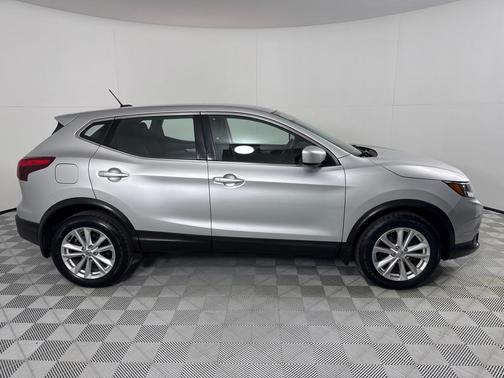 2017 Nissan Rogue Sport SV