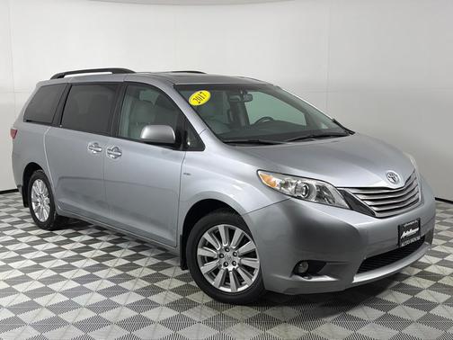 2017 Toyota Sienna XLE